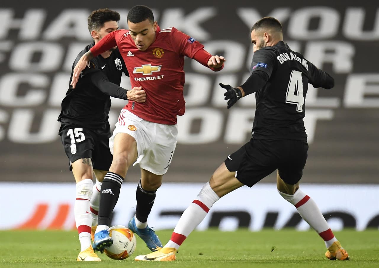 Manchester United derrota a Granada durante el partido de regreso en los Cuartos de Final de la UEFA Europa League, sumando un global de 4-0 y pisando fuerte para la Semifinal que se jugará el jueves 29 de abril. Los goles de este partido fueron a cargo de Edinson Cavani (6') y Jesús Vallejo (90').