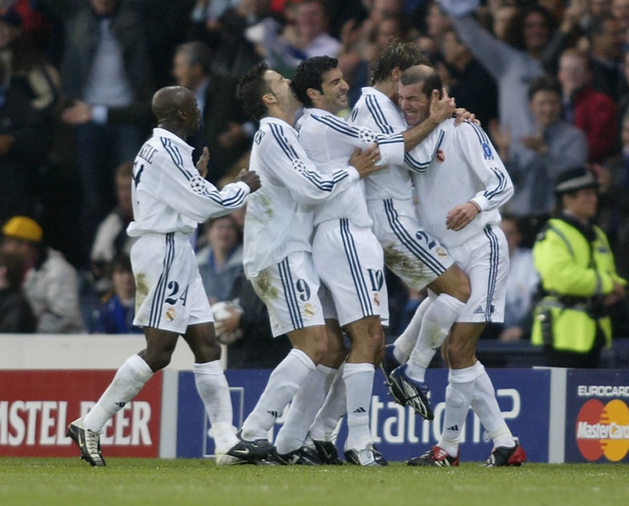 Los millones desembolsados por el francés (y por Luis Figo) le dieron la novena Champions en Glasgow 2002.