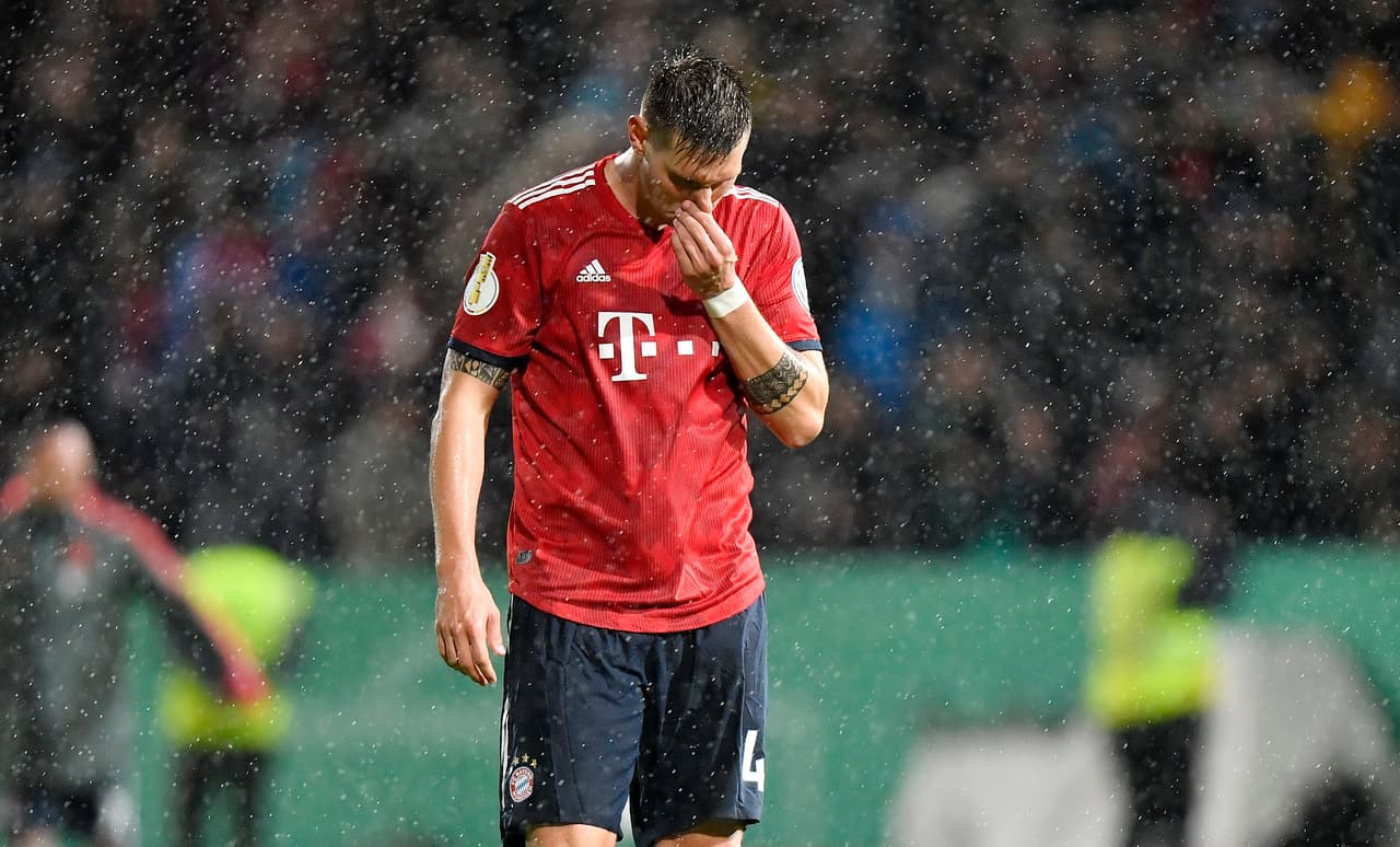 Quizá el mejor de los defensas jóvenes, Niklas Süle se rompió el ligamento cruzado en octubre y se pensaba que podría perderse la temporada completa.