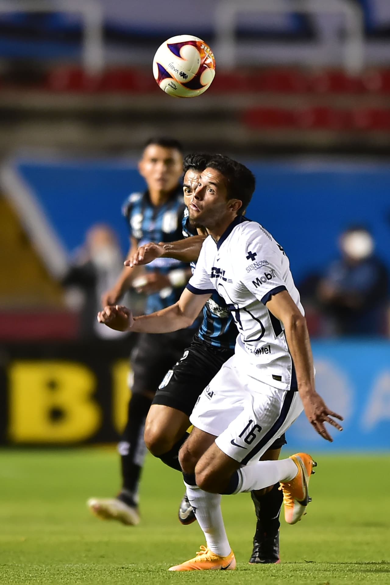 José Gurrola y Ángel Sepúlveda fueron los encargados de darle la victoria a los Gallos 2-0 sobre los Pumas.
