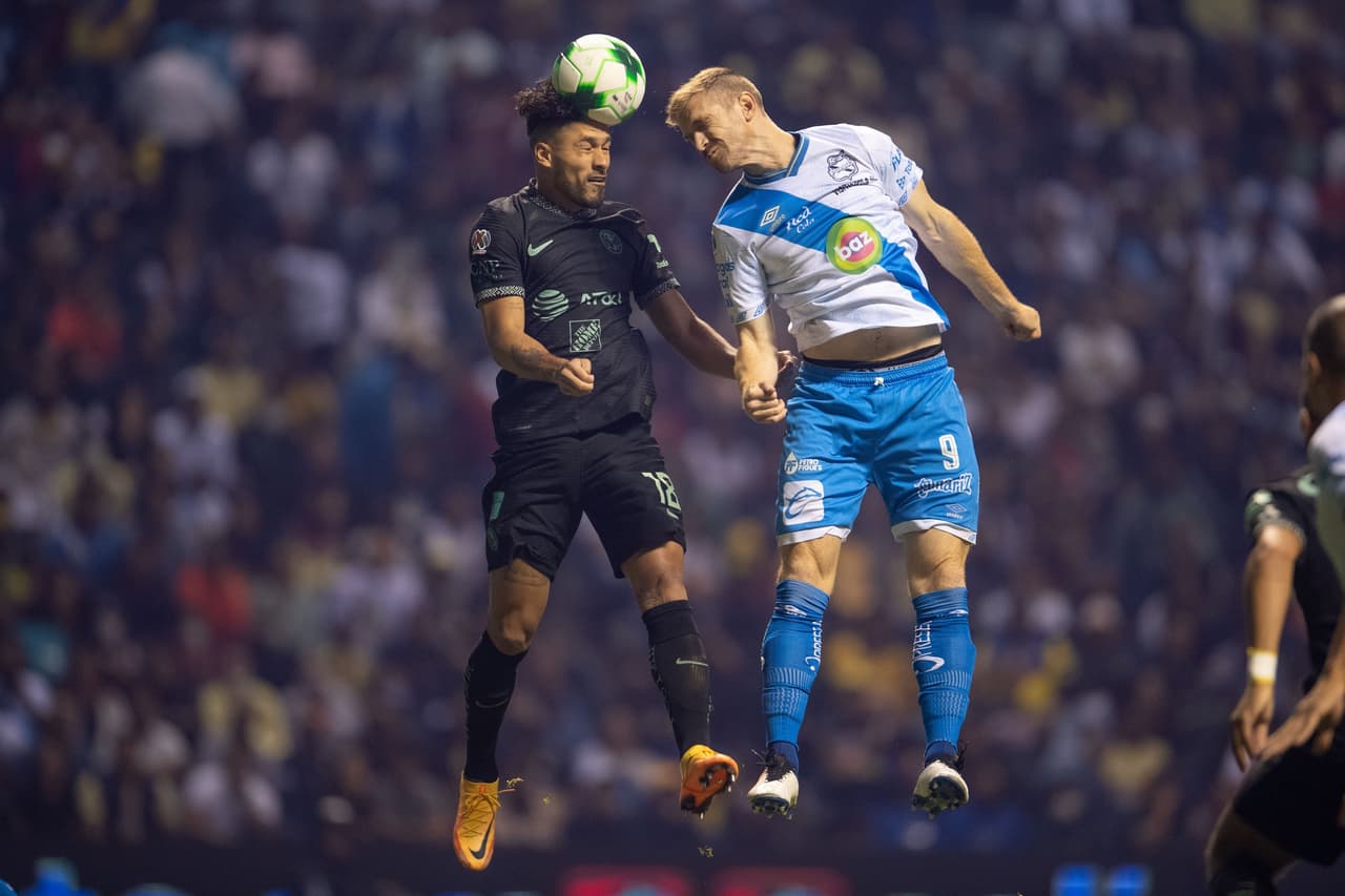 El primer tiempo lució trabado en medio campo con pocas emociones. Puebla se acercó más, pero falló en el último pase.