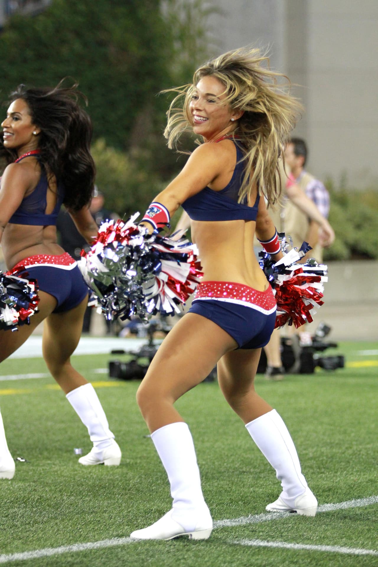 Esta hermosa porrista, de cara angelical, está en las filas de los actuales campeones de la NFL, los New England Patriots. Checa sus mejores imágenes.