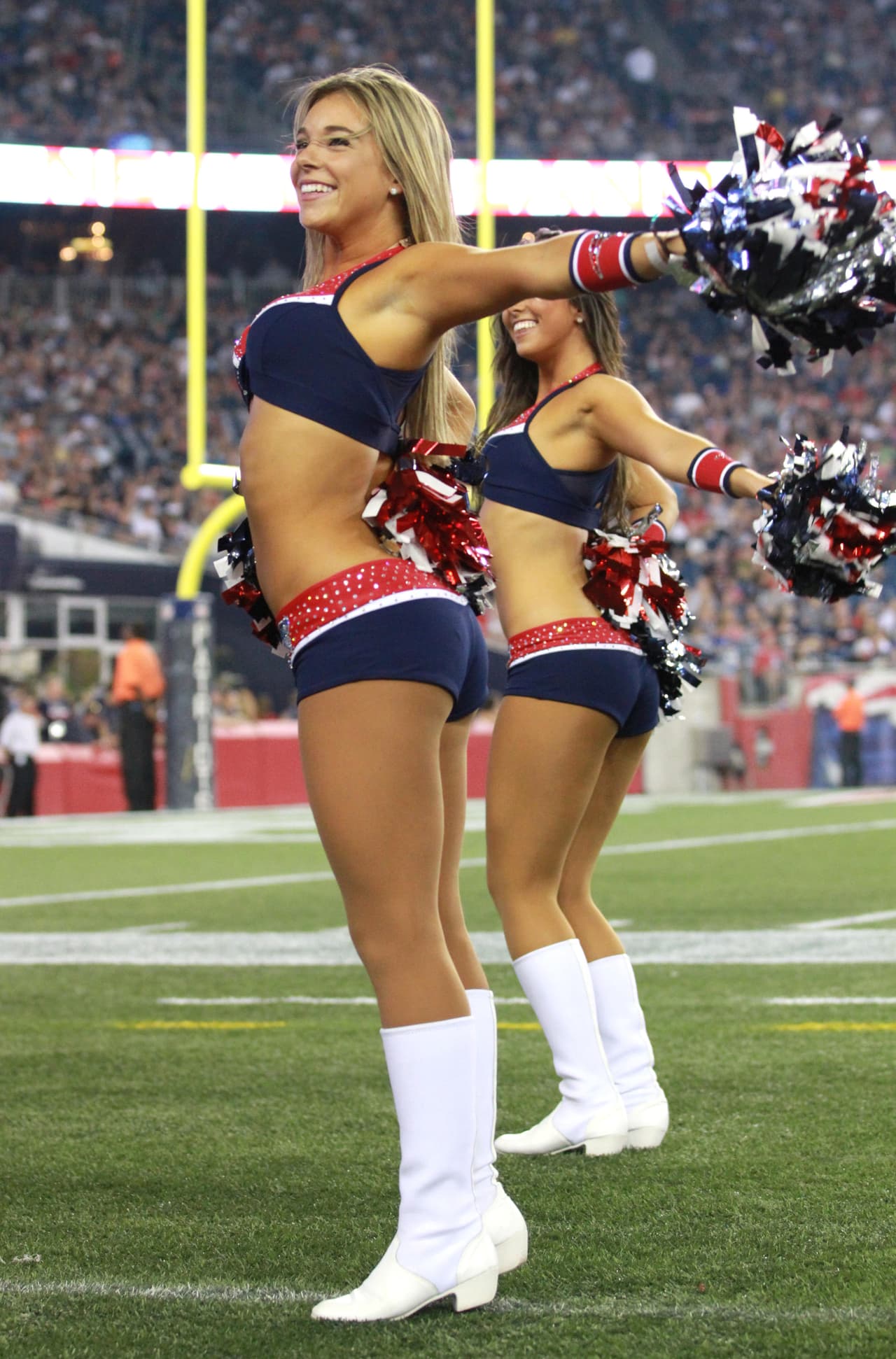 Esta hermosa porrista, de cara angelical, está en las filas de los actuales campeones de la NFL, los New England Patriots. Checa sus mejores imágenes.