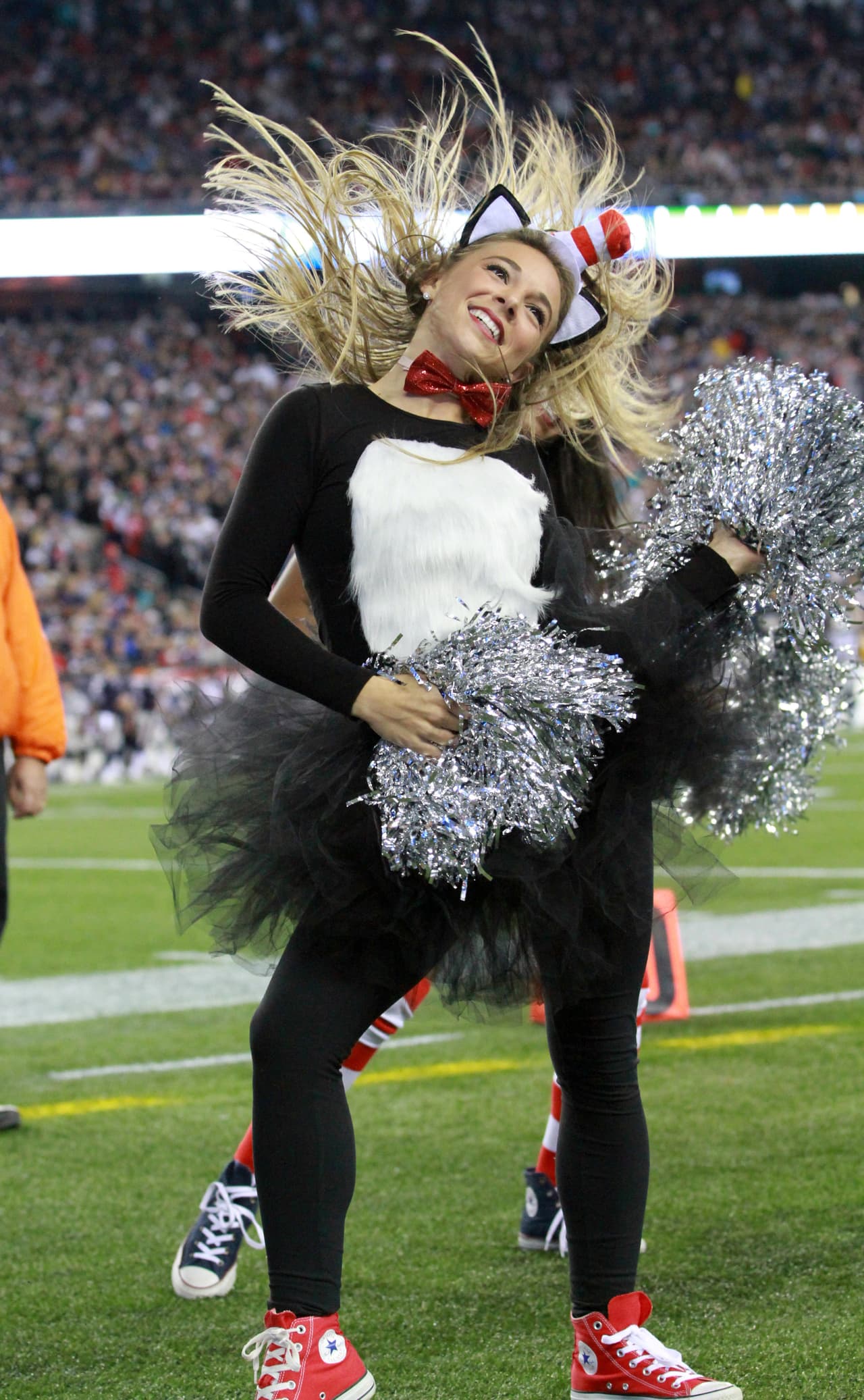 Esta hermosa porrista, de cara angelical, está en las filas de los actuales campeones de la NFL, los New England Patriots. Checa sus mejores imágenes.