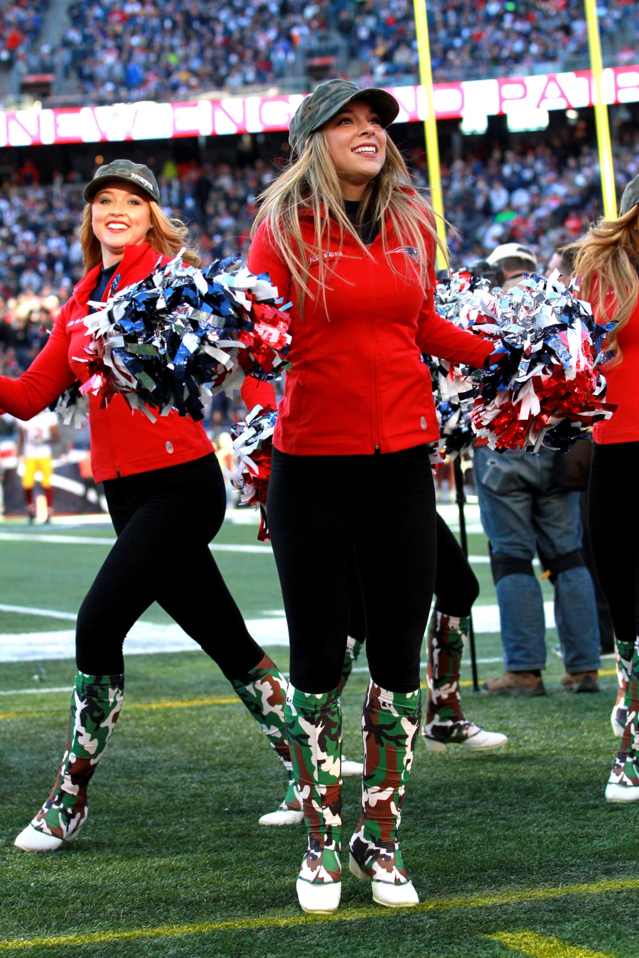 Esta hermosa porrista, de cara angelical, está en las filas de los actuales campeones de la NFL, los New England Patriots. Checa sus mejores imágenes.