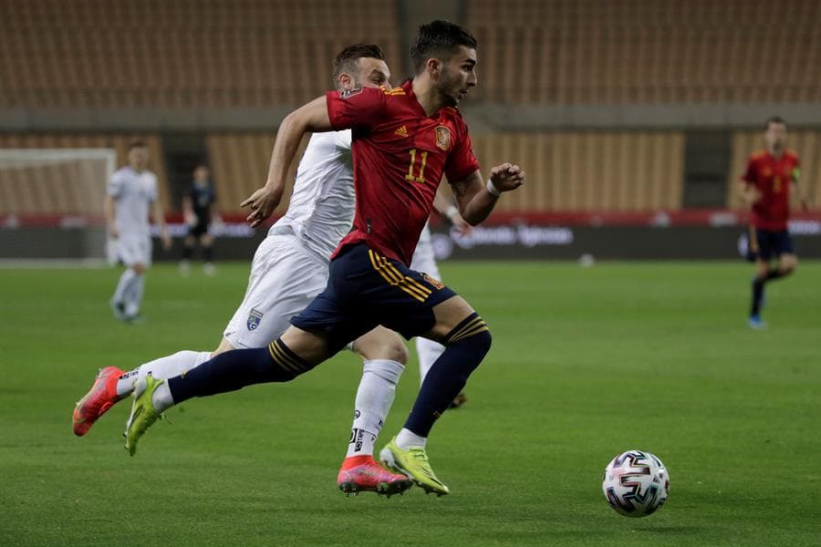 España se impone ante Kosovo 3-1 durante la tercera Jornada de la eliminatoria rumbo al Mundial de Catar 2022. El único tanto para la escuadra kosovar, fue por parte de Besar Halimi al minuto 70, y para los españoles descontaron Dani Olmo (34'), Ferrán Torres (36') y Gerard Moreno Balagueró (75') y se coloca en primer lugar del grupo B.