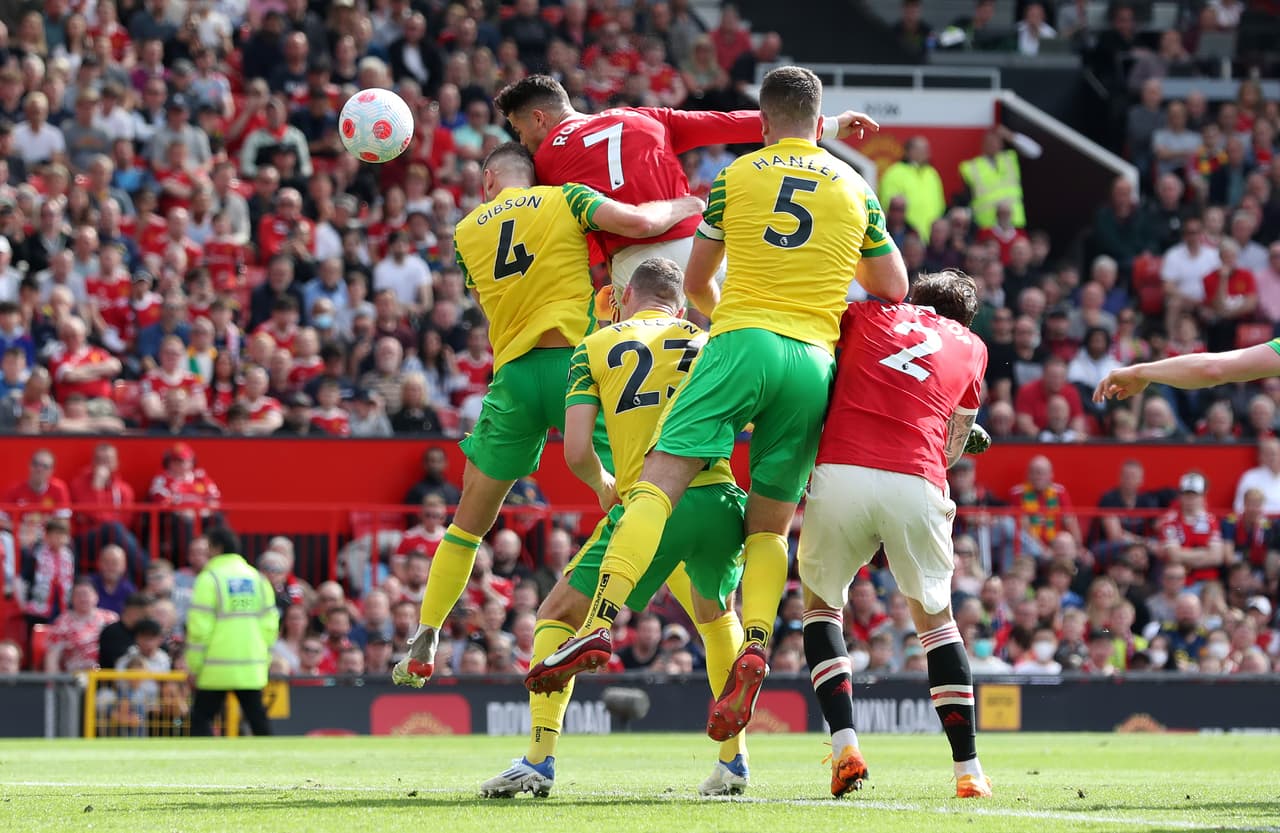 Manchester United se impuso 3-2 al Norwich con un hat-trick de Cristiano Ronaldo en la Jornada 33.