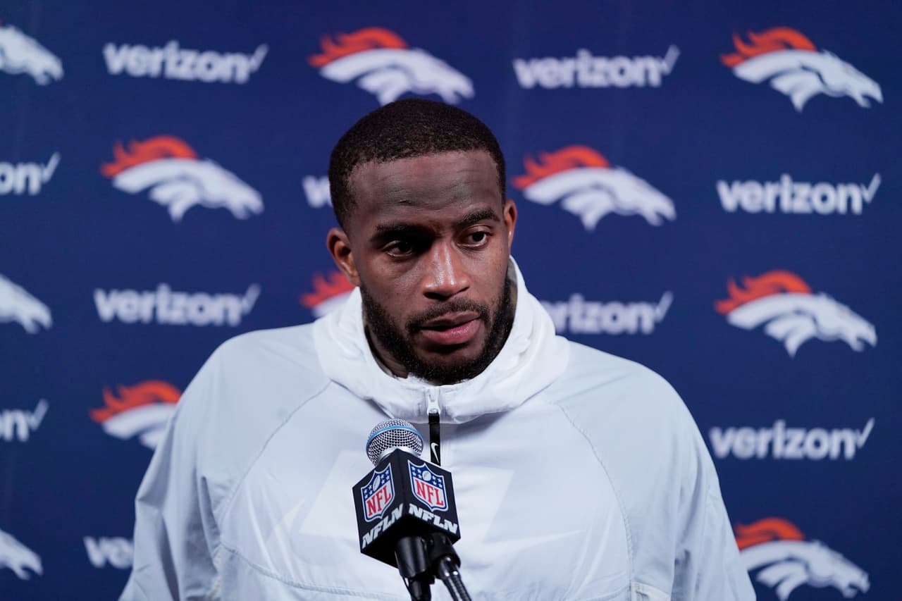 El safety Kareem Jackson, de los Denver Broncos, da positivo al coronavirus