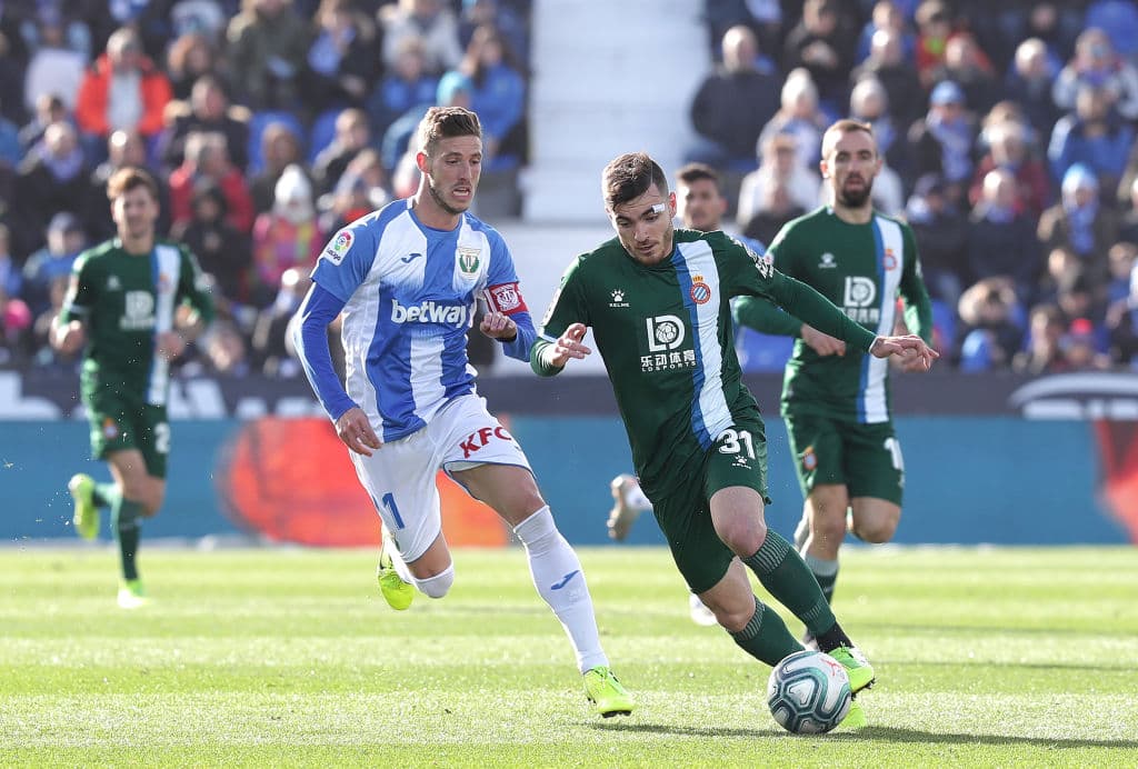 El leganés de Javier Aguirre se impone 2-0 ante el Espanyol y se despega del último lugar de la tabla de La Liga española. Los autores de los goles fueron Martín Braithwaite y Youssef En-Nesyri.