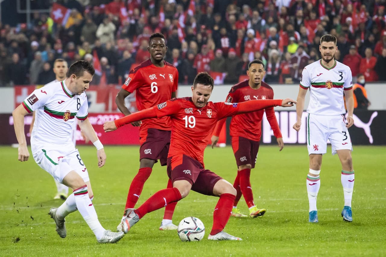 Suiza golea a Bulgaria 4-0 y se gana el liderato del grupo y su clasificacio´n directa a la Copa del Mundo Qatar 2022. Okafor, Vargas, Itten y Freuler fueron los goleadores de la tarde.