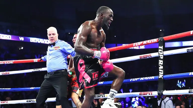 Terence Crawford Silenci A Benavidez Con Tremendo Uppercut De Derecha