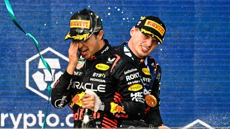 Ni En Pasatiempos Lo Supera Verstappen Vence A Checo P Rez Y Se