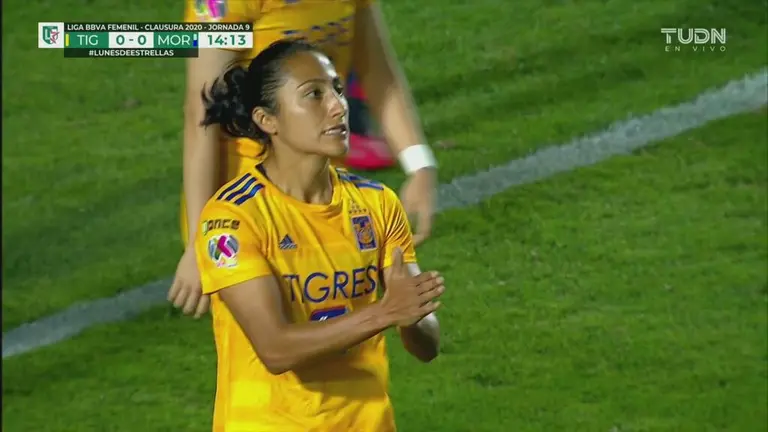 Tigres Femenil Femenil Vs Morelia Femenil Stephany Mayor Falla Frente