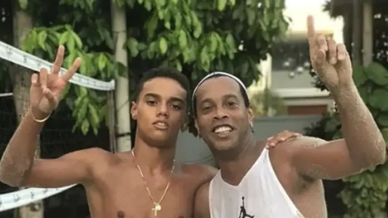 Ronaldinho Confirma Que Su Hijo Será Fichado Y Jugará Con El FC ...