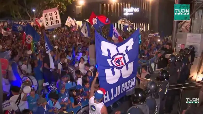 Cruz Azul Recibe Serenata De Cara A La Final De Vuelta De Liga Mx Ante América Tudn Liga Mx Tudn 0355