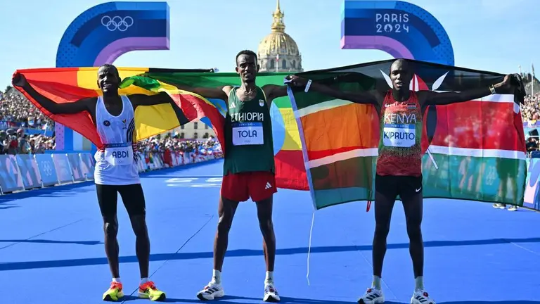 Olympics: Tamirat Tola wins men’s marathon and sets Olympic record | TUDN Athletes