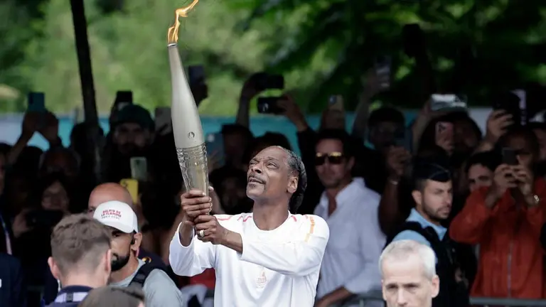 Snoop Dogg vole la vedette à Paris 2024 avec son relais de la flamme olympique |  TUDN Paris 2024