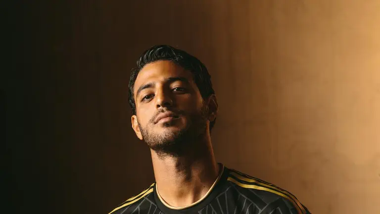 LAFC y Carlos Vela festejan los 5 años del club con su nueva playera, TUDN  MLS